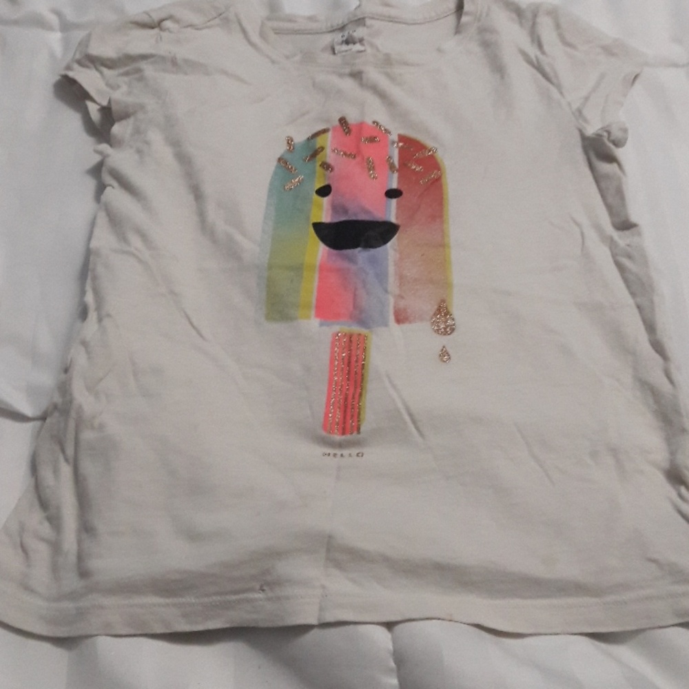Girl's shirt